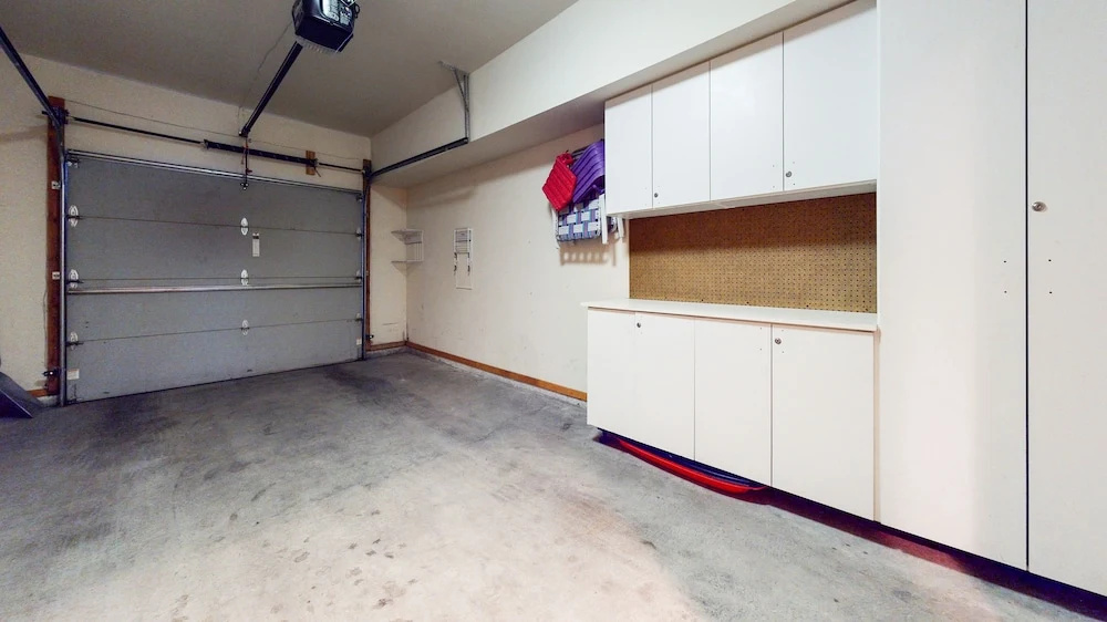 Snowcreek V 933 Bright and Spacious, Private BBQ, Washer Dryer, Pet-Friendly by RedAwning