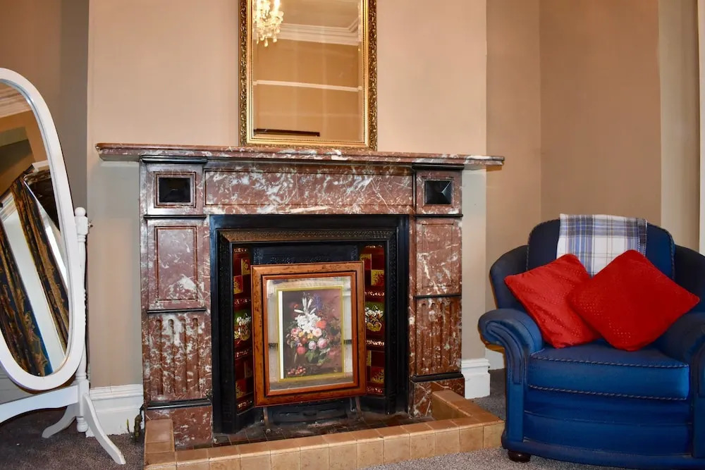 Traditional 3 Bedroom Home Near City Centre