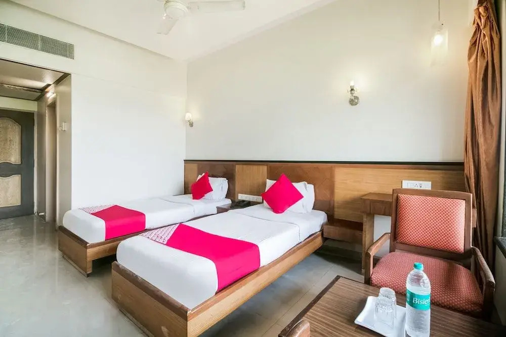 OYO 41076 Hotel Dhiraj Residency