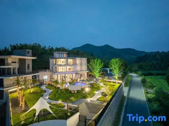 Yuér · Yuer | Zhuying Hot Spring · Private Secret Blue Sea Pool Homestay