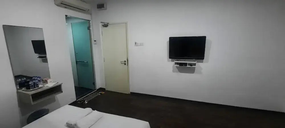OYO 90724 Rg Hotel