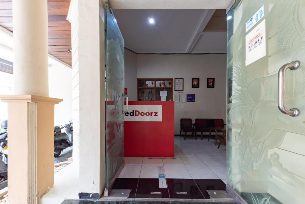 RedDoorz @ Soekarno Hatta