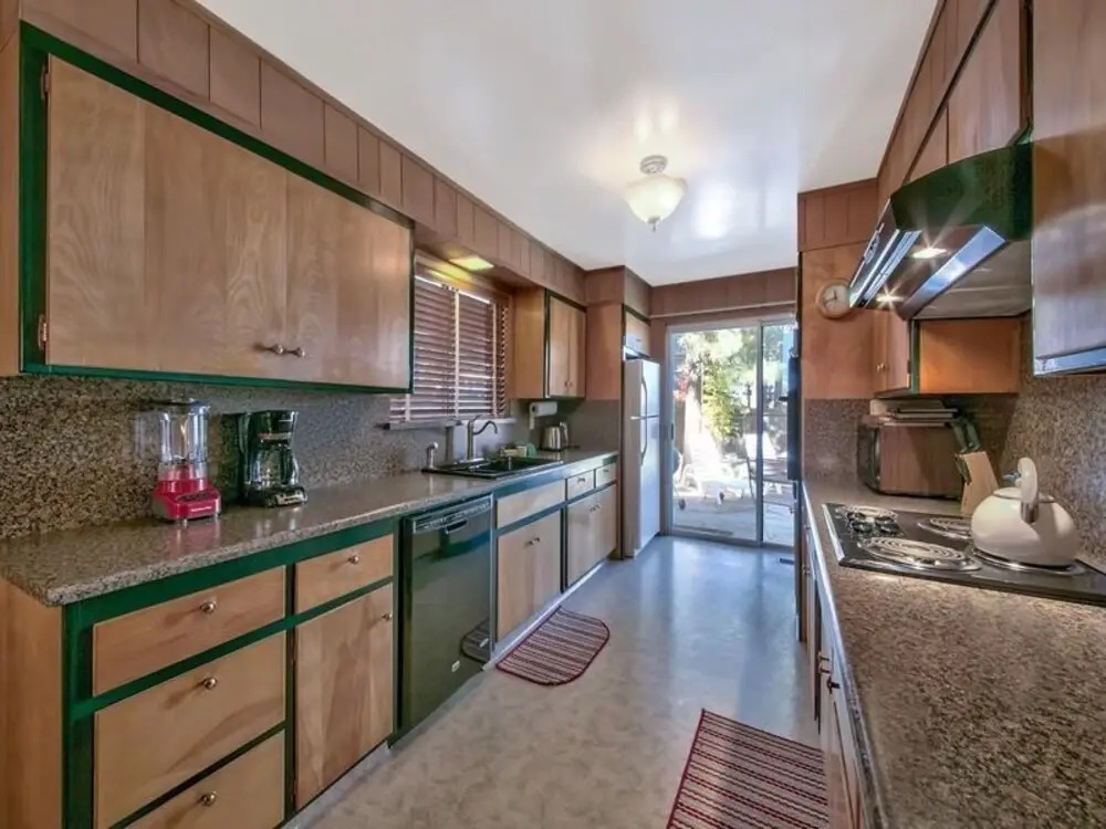 The Stanford 865S - 3 Br home by RedAwning