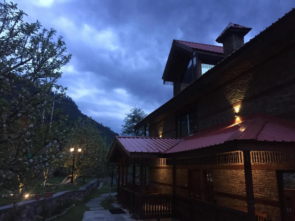 ShivAdya Boutique Stay Near Manali Quiet Naggar Side Retreat