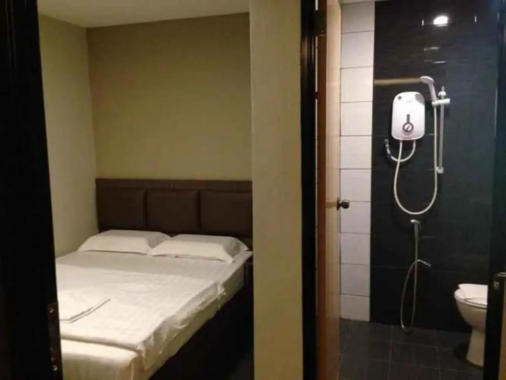 B+ Hotel