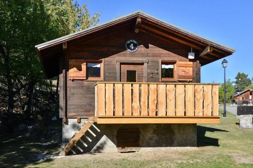 LA FERME de BELLINE Chalets ou Gîtes
