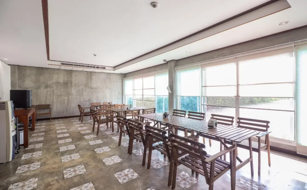 De Phunchai Hometel