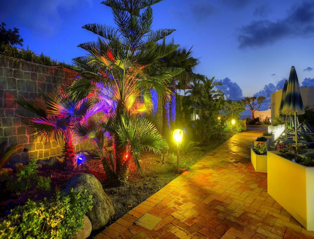 Forio- Ischia With a Breathtaking View of Citara for 6 in Communicating Rooms