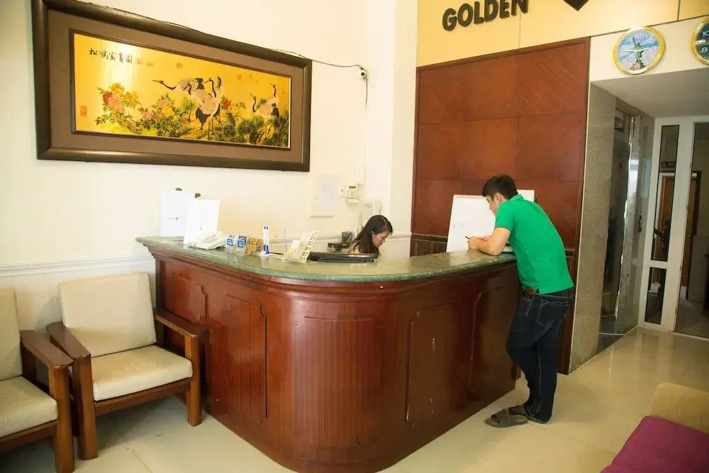 Golden Plus Hotel