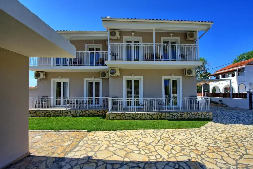 Sidari Beach Villa with private pool by DadoVillas