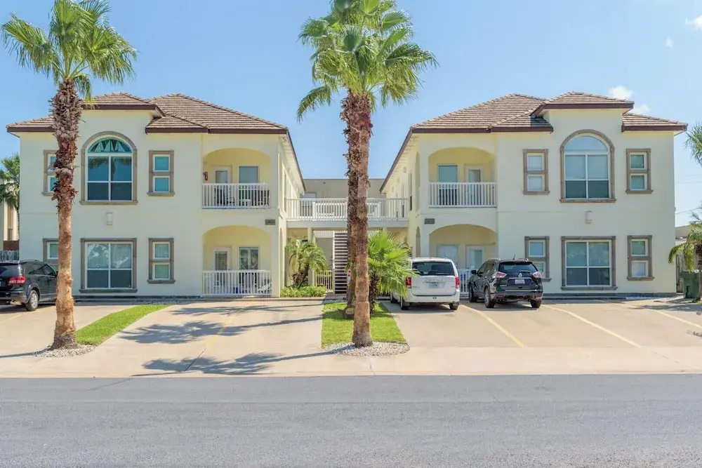 Large Condo Close to Beach With Semi-private Pool!