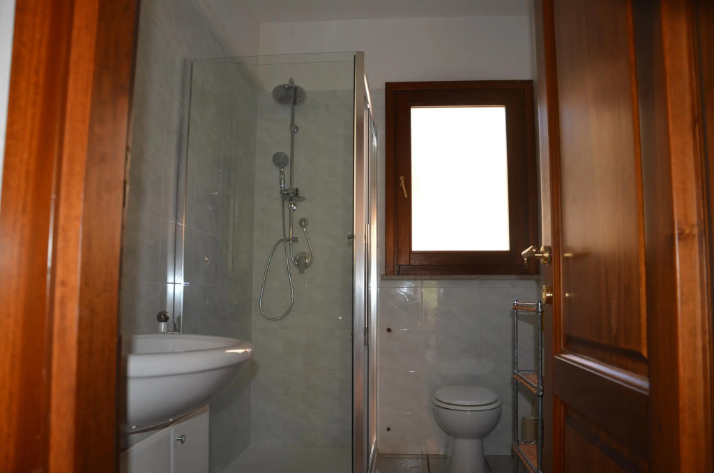 Villetta con Giardino in Contesto Riservato non Lontana dal Mare Bel01