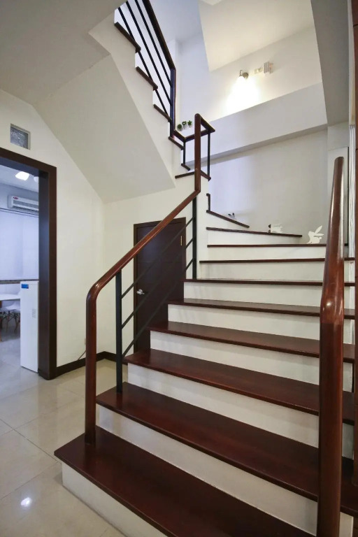 VV House