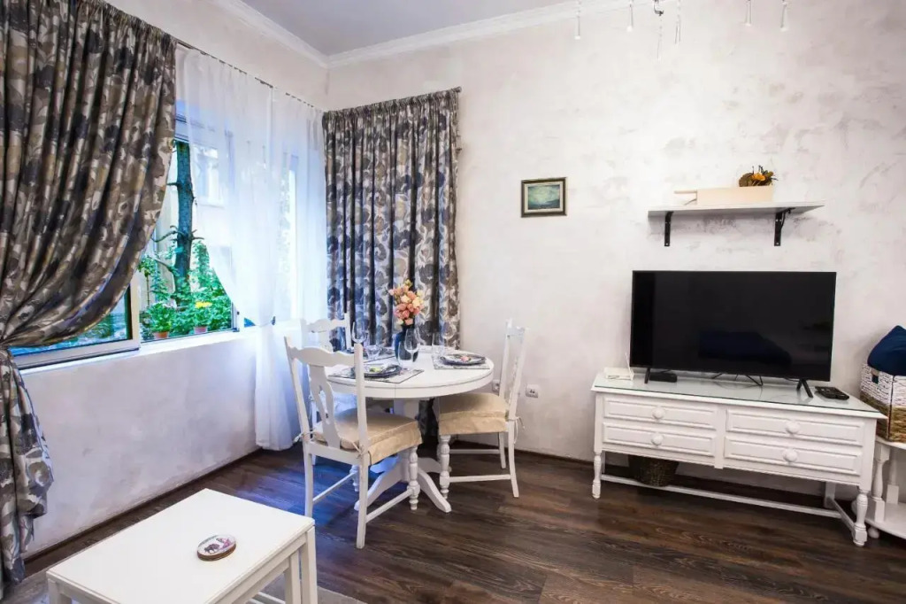 TOP CENTER Designer studio 1 minute to NDK&Vitosha
