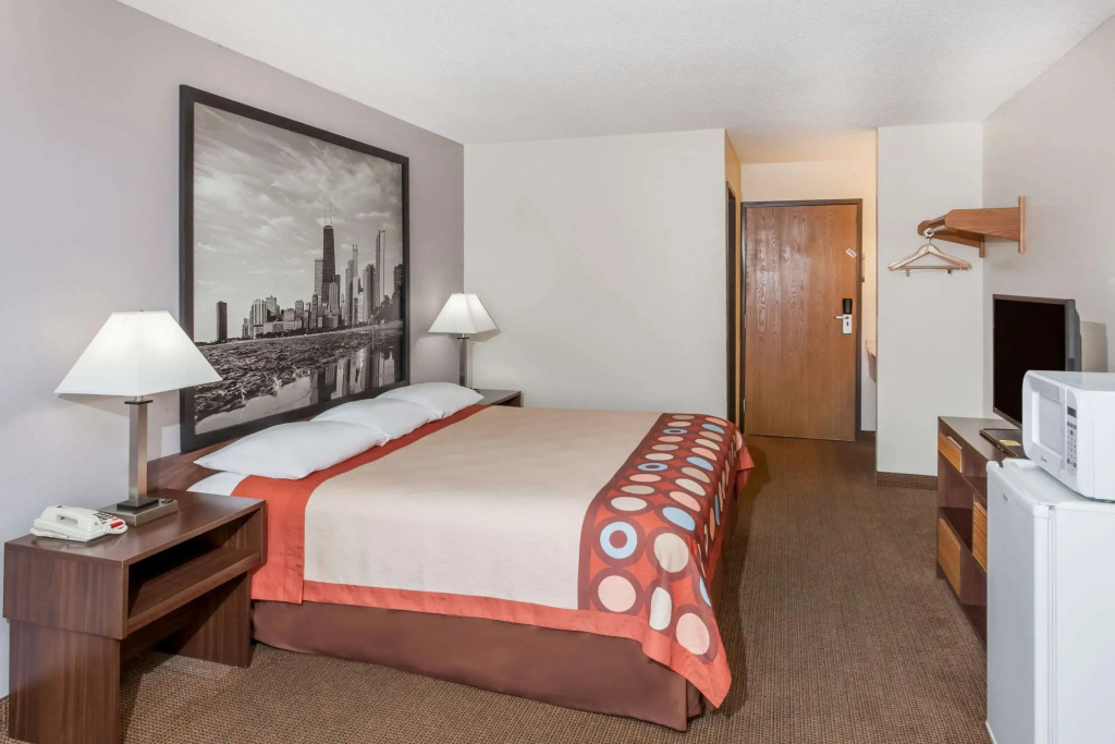 Super 8 by Wyndham Pekin/Peoria Area