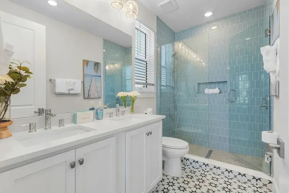 211 Blue Palm: Spacious 5-Bedroom Pool Home, Steps from Beach! 5 Home
