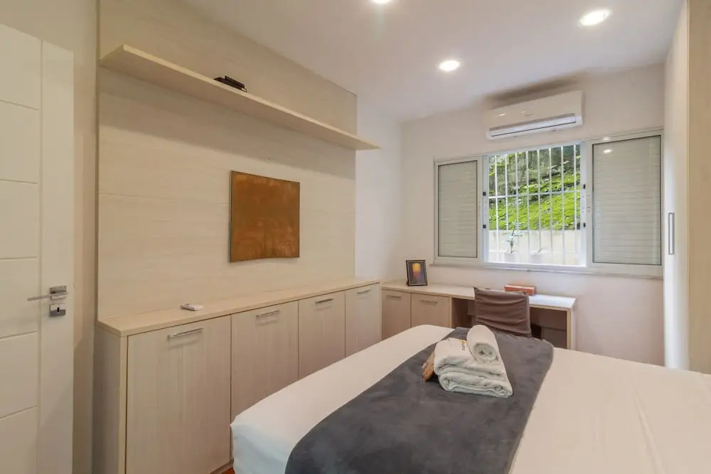 10-min Walk to Copacabana Beach Stc302