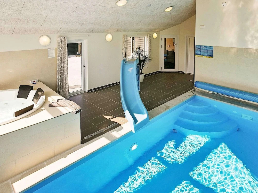 Stay in Cozy Villa with Pool