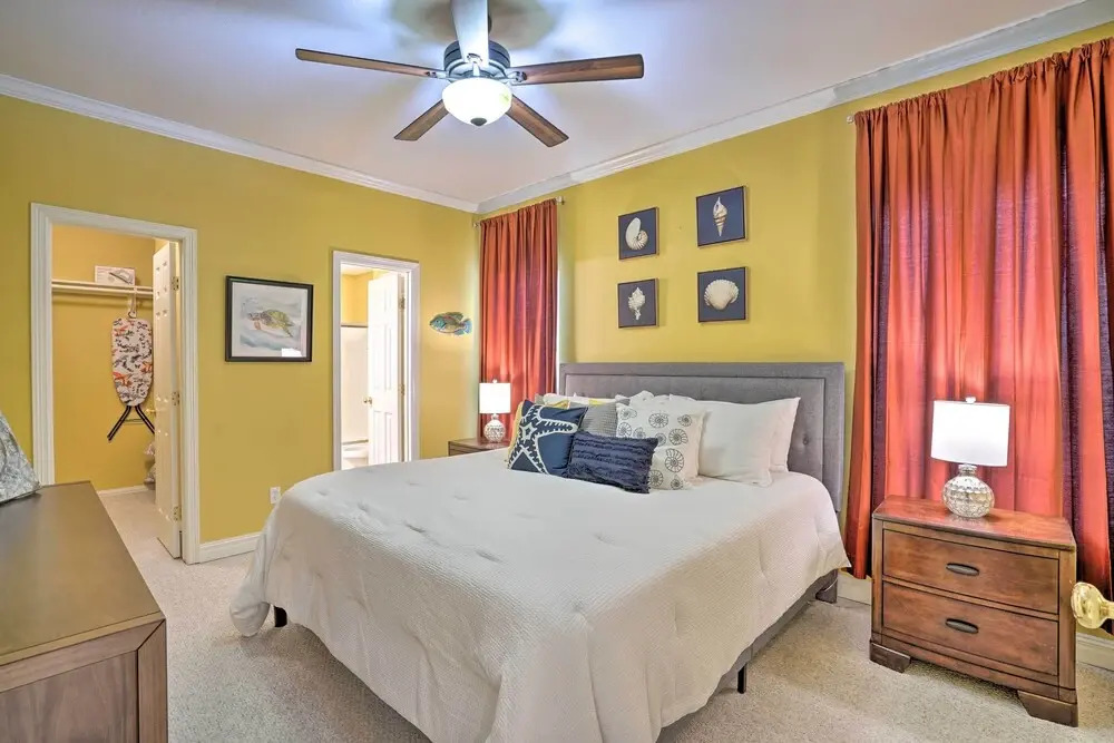 Coastal Condo w/ Pool in South Padre Island!