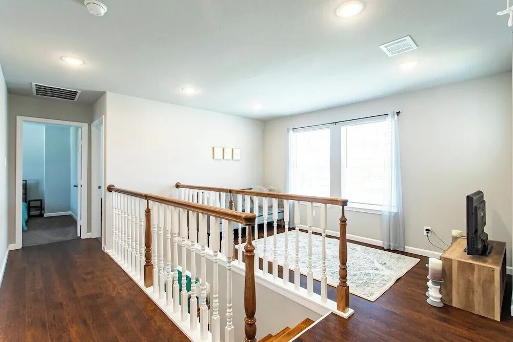 4BR Home in the Heart of Cowboy Nation!