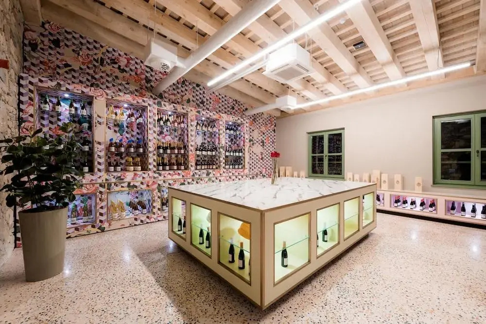 ROXANICH Winery and Design Hotel