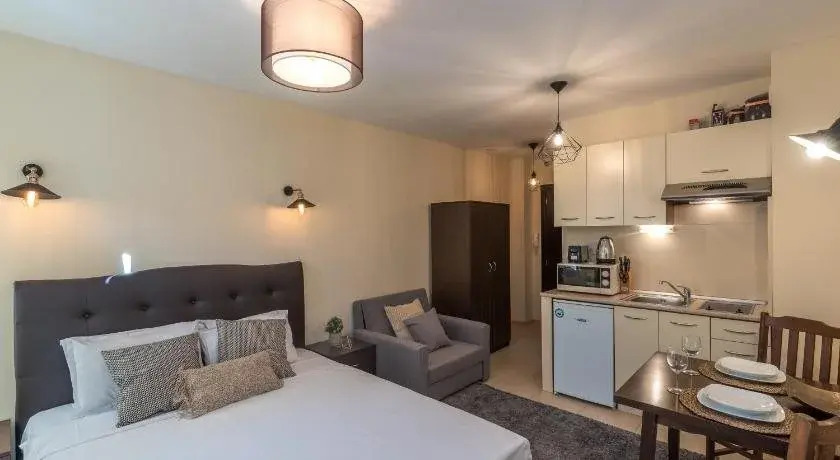 ★ Stylish & Cozy Studios in Valentina Heights Boutique Hotel ★