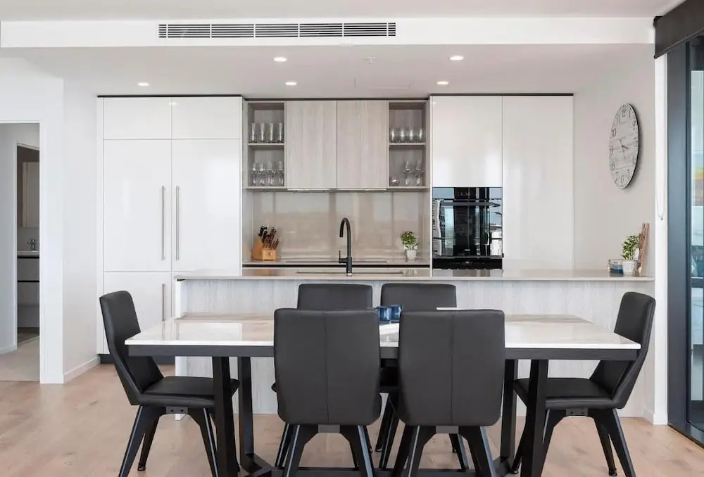 Luxury 3 Bedroom Ocean View Apartment