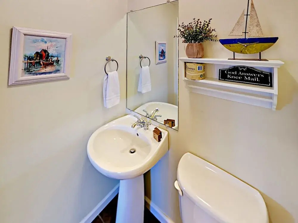 344 E Beach Blvd Condo Unit 21 by RedAwning