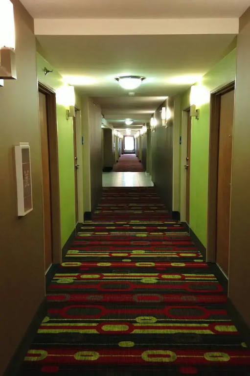 Jackson Hotel and Suites