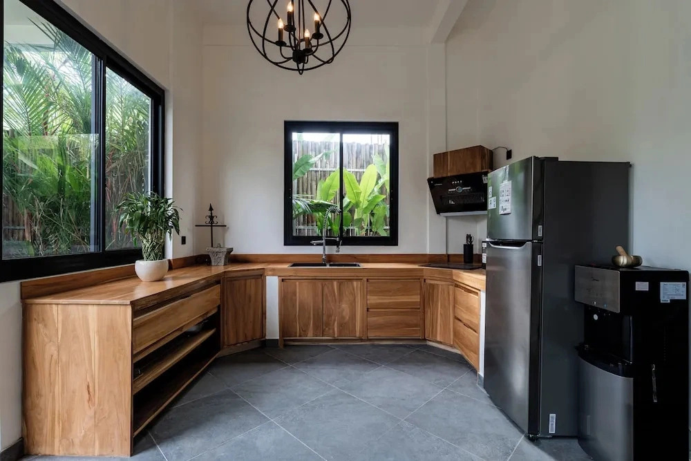 Orfeas Villas 1 - Luxury 2BR Canggu Private Pool, Rooftop Lounge