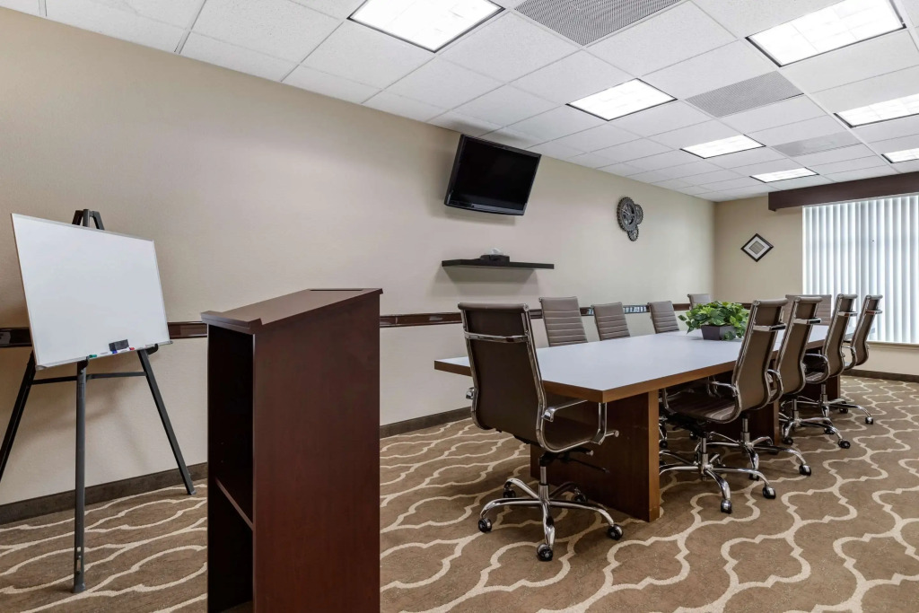 Comfort Inn & Suites Lakeside