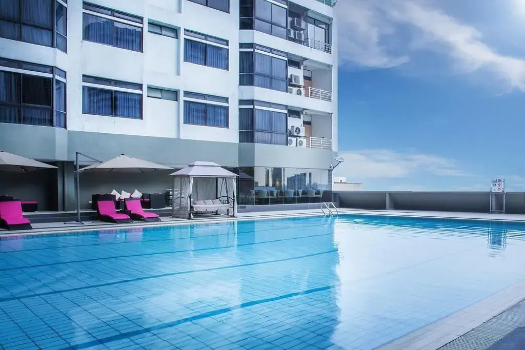 KL Plaza Suites
