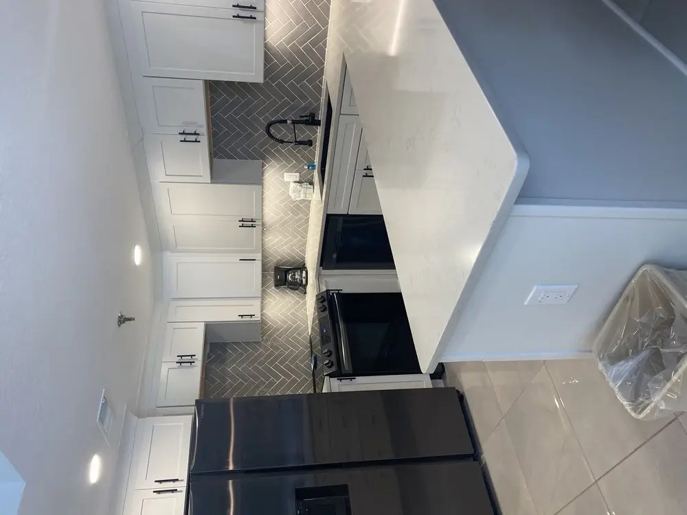 111 3bd 3 Bedroom Condo by RedAwning