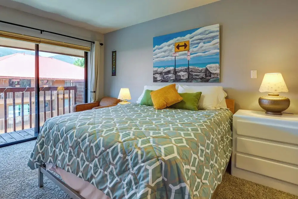 1/2 Mi to Lake Dillon: Mtn-view Condo in Frisco