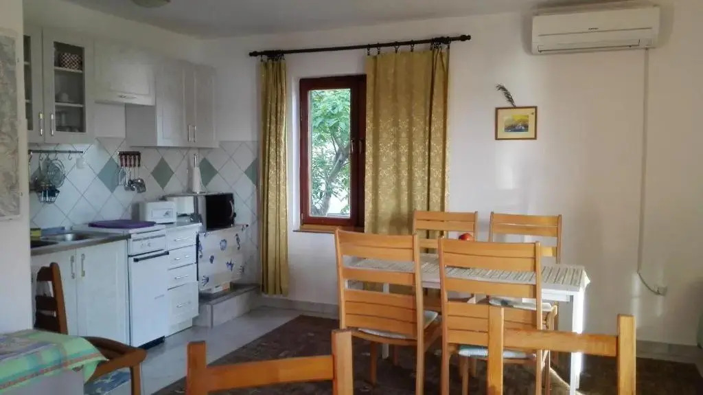 Apartment Vrulje