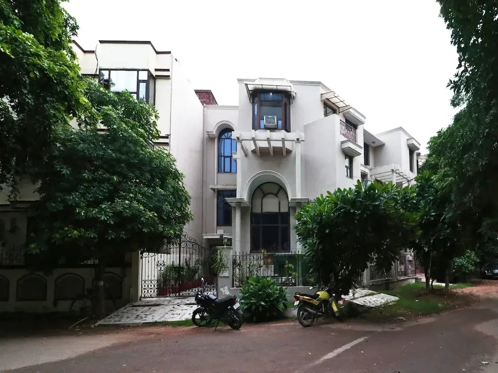 OYO 16167 Hotel Golf View Dlf