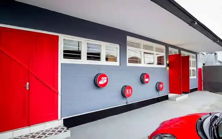 Home Addicts Hostel