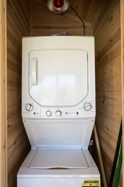 Lakeview 2BR Tiny Home Near Trails Pool Bocce