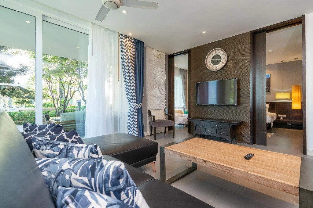 Karon Sea View Beach Apartment