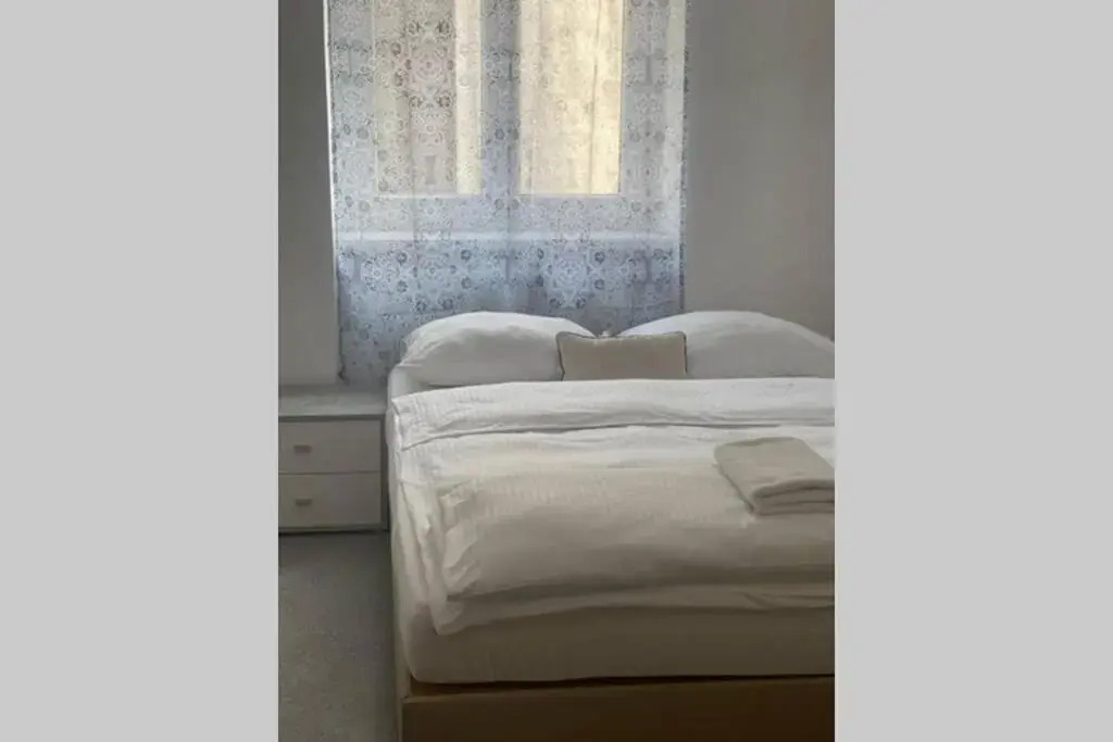 Private Room near Vienna City Center 1