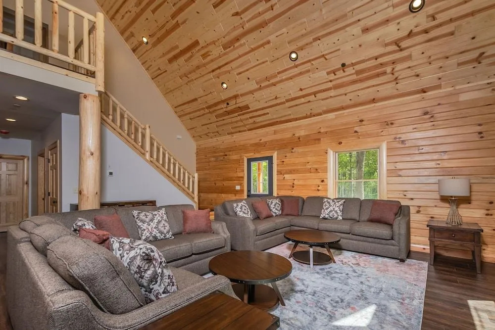 CJs Mountain Lodge