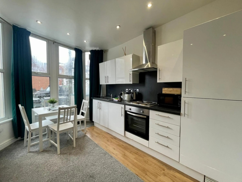 Stylish Modern Apartment For Up To 5 Nr CityCentre