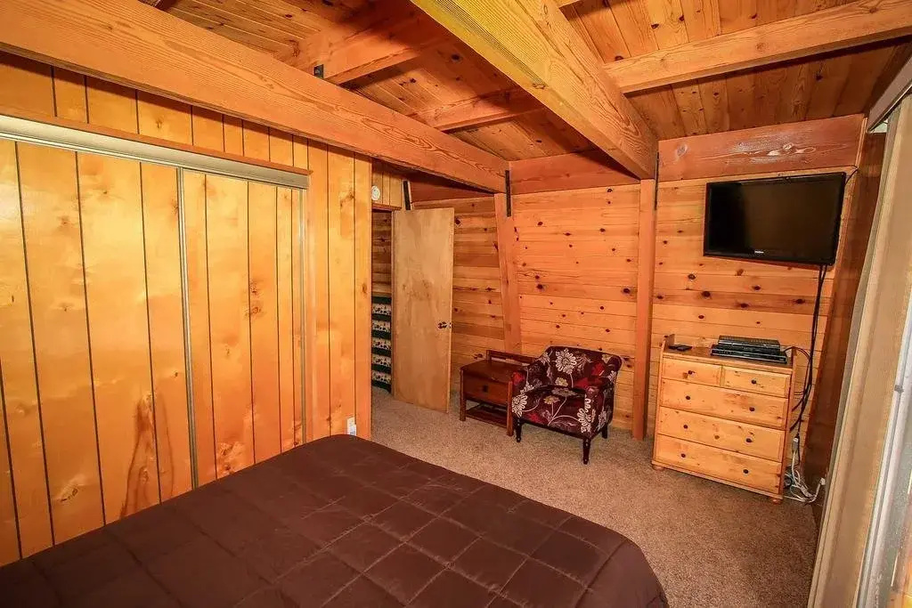 Cozy Pine Retreat #1499