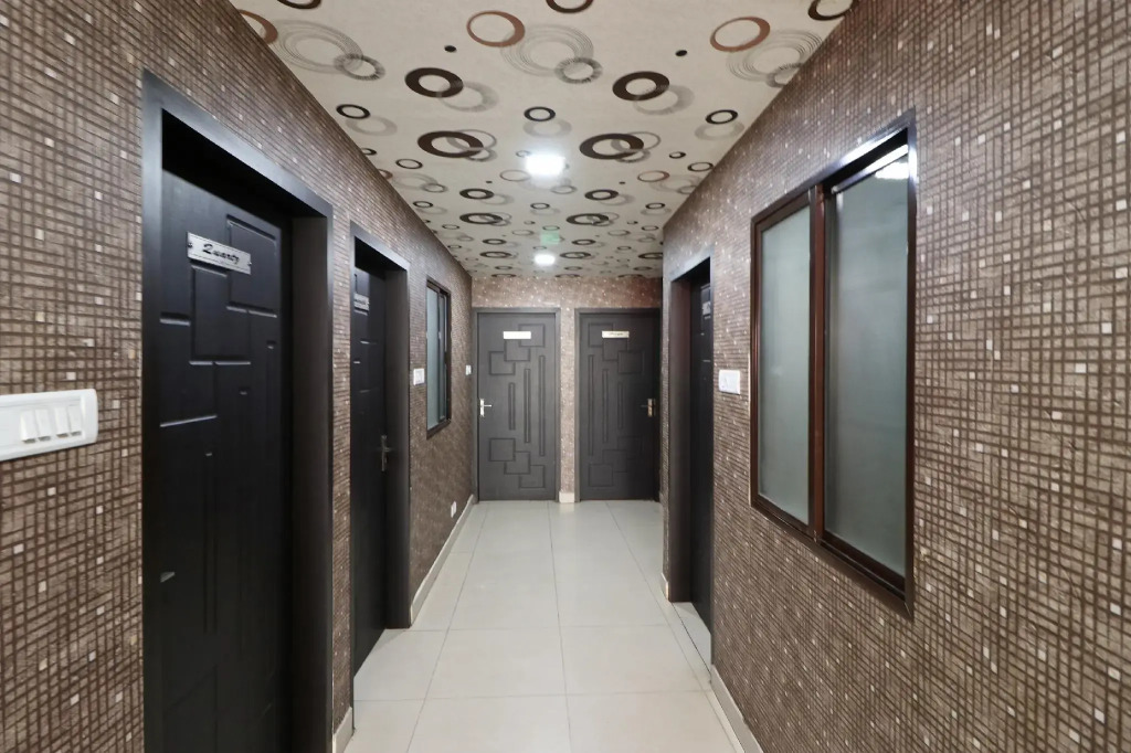 OYO 76182 Crystal Guest House