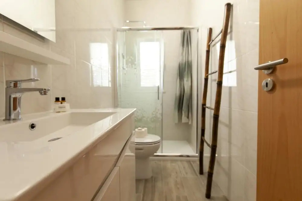 B100 - Abrotea Quaint 2 Bed Apartment in Lagos