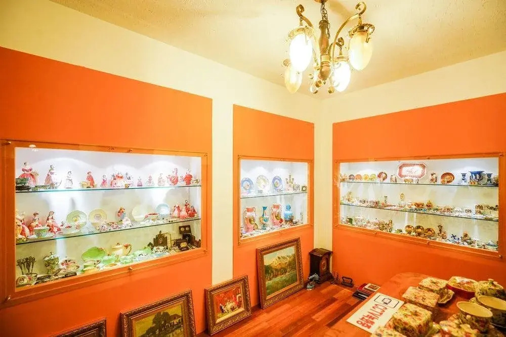 European Porcelain Museum Hostel