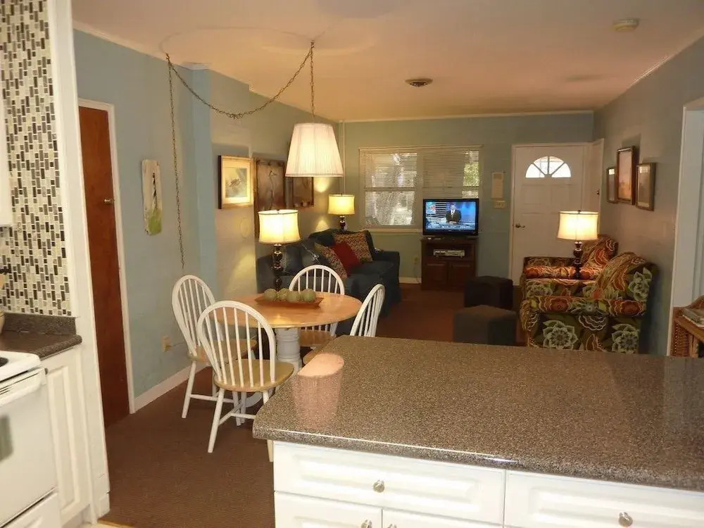 At Last - B 2 Bedrooms 1 Bathroom Duplex