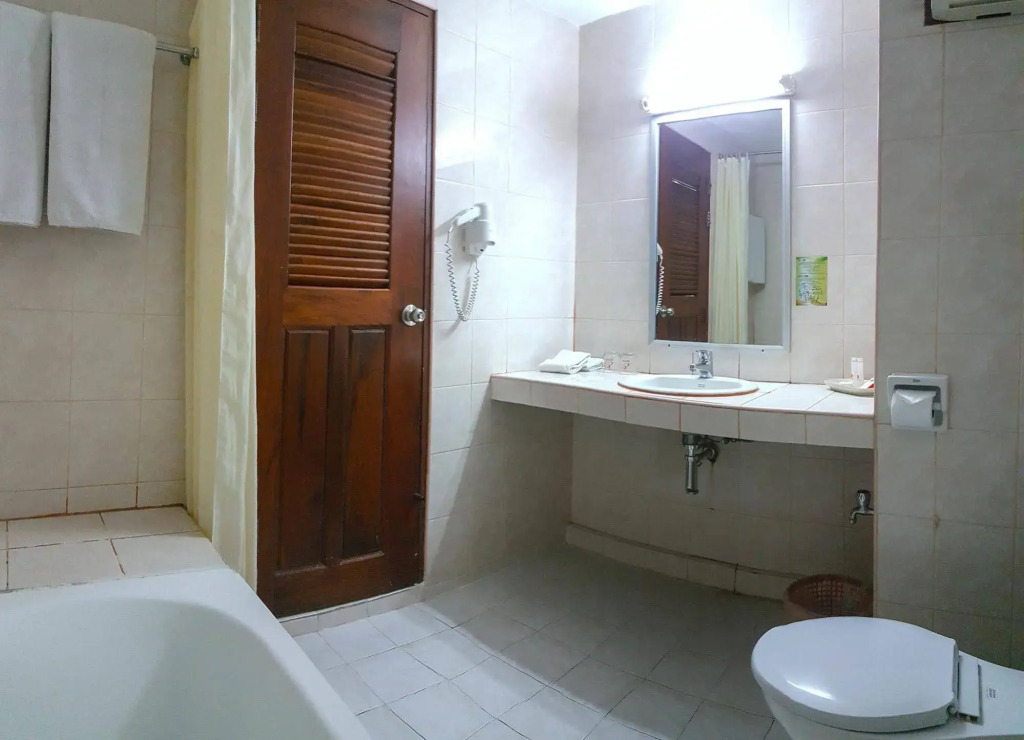 Eastiny Place Hotel