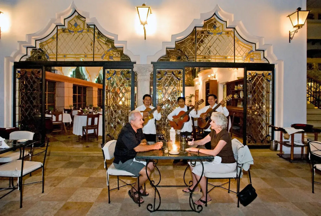 Mayaland Hotel & Bungalows