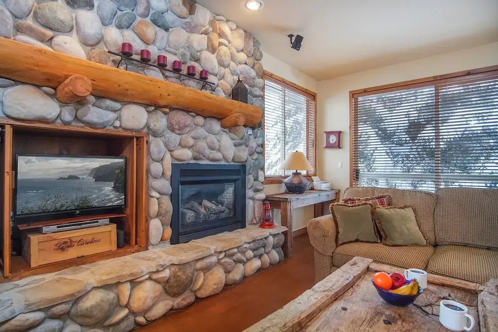 The Fields - 110 is a Cozy Mountain Condo With Access to Everything - Community Hot Tub